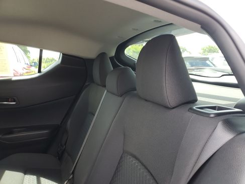 Used 2021 Toyota C-HR LE FWD image 9