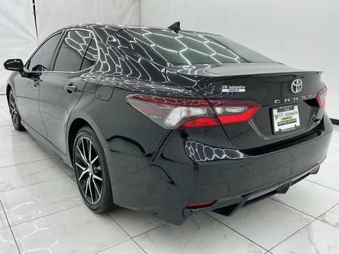 Used 2021 Toyota Camry SE FWD image 8