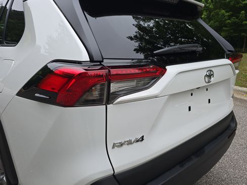 Used 2025 Toyota RAV4 XLE w/ Convenience Package FWD image 34