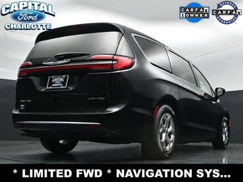 Used 2024 Chrysler Pacifica Limited FWD image 27