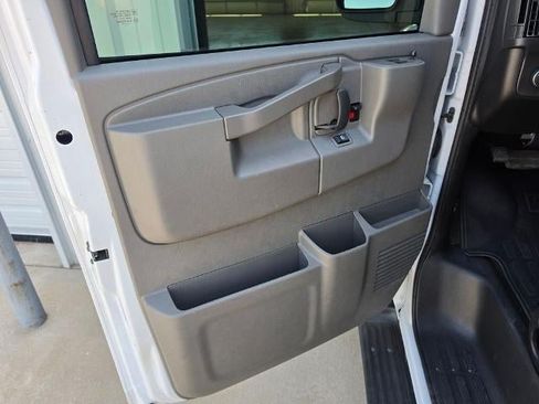 Used 2025 Chevrolet Express 3500 LT w/ LT Preferred Equipment Group RWD image 15