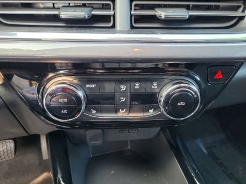 Used 2025 Chevrolet Trax ACTIV w/ Driver Confidence Package image 19