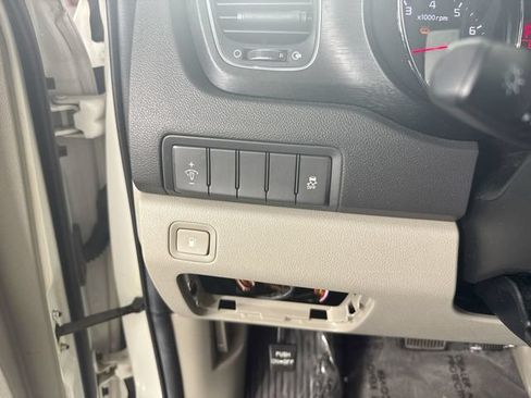 Used 2016 Kia Sedona LX w/ LX Convenience Package FWD image 14