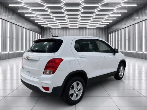 Used 2018 Chevrolet Trax LS AWD/4WD image 5