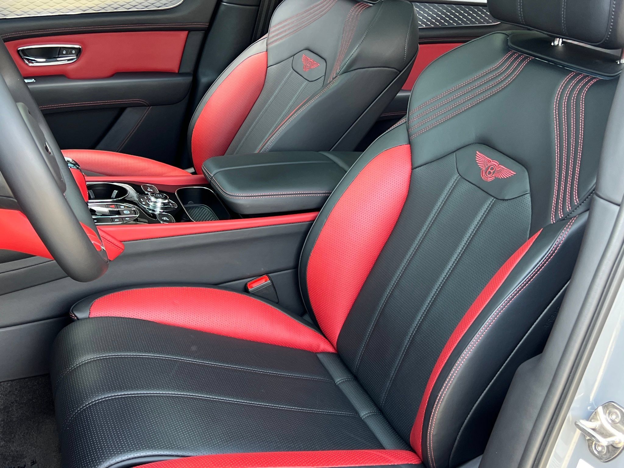 Certified 2024 Bentley Bentayga AWD/4WD image 18