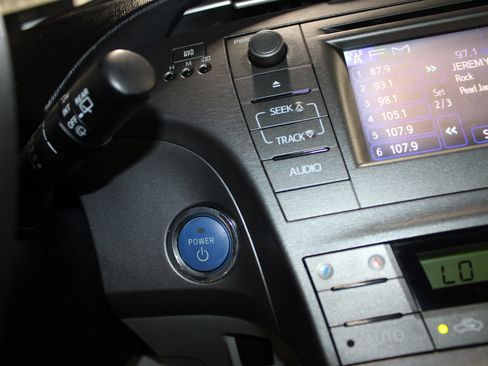 Used 2012 Toyota Prius Two FWD image 17