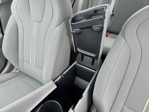 New 2025 Hyundai Elantra SEL image 25