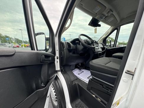 Used 2025 RAM ProMaster 2500 w/ U-Haul Equipment Group FWD image 14