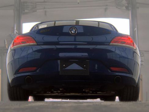 Used 2010 BMW Z4 sDrive35i RWD image 7