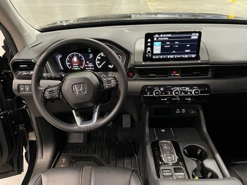 Used 2025 Honda Pilot EX-L image 12