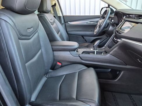 Used 2019 Cadillac XT5 Premium Luxury w/ Driver Assist Package AWD/4WD image 18