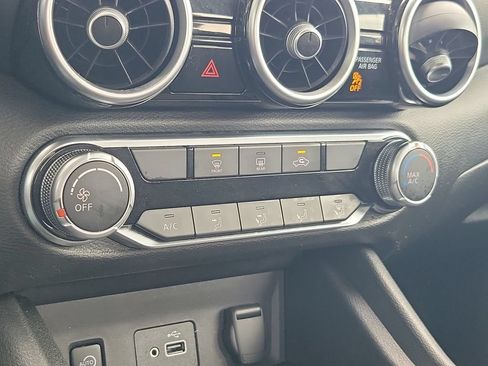 Used 2024 Nissan Sentra S FWD image 27
