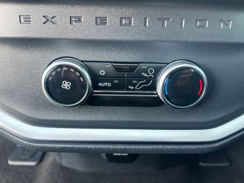 Used 2025 Ford Expedition Active image 19