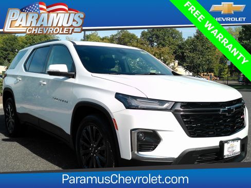 Certified 2022 Chevrolet Traverse RS image 3