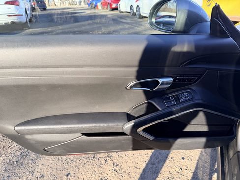 Used 2015 Porsche 911 Carrera 4S image 16