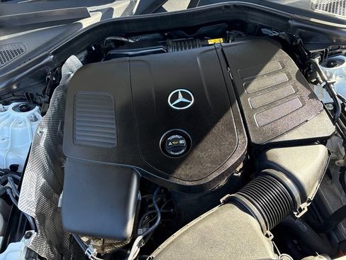 Used 2023 Mercedes-Benz GLC 300 4MATIC image 11