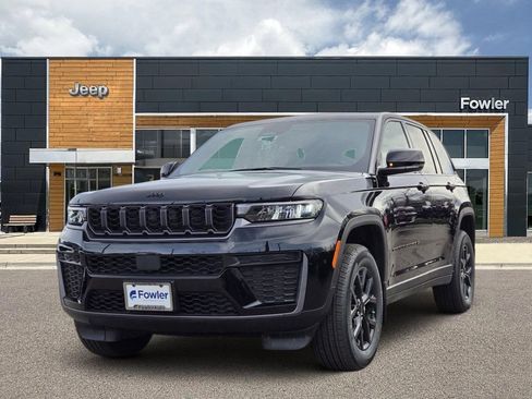 New 2026 Jeep Grand Cherokee Altitude AWD/4WD image 1
