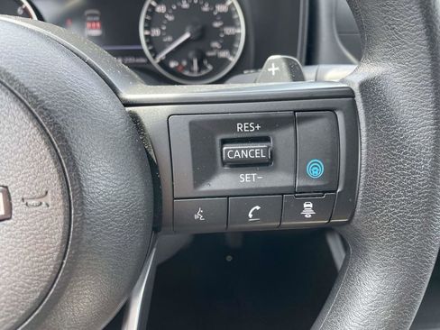 Used 2024 Nissan Rogue SV AWD/4WD image 32
