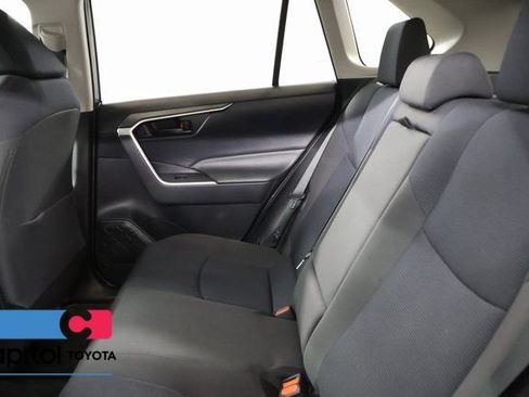 Certified 2022 Toyota RAV4 LE AWD/4WD image 31