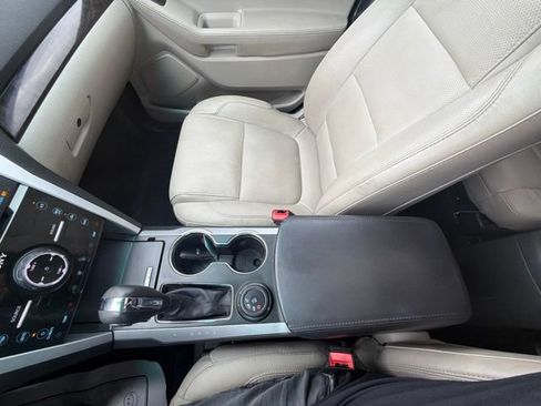 Used 2014 Ford Explorer Limited w/ Equipment Group 302A AWD/4WD image 27