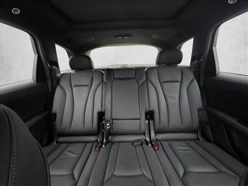 Used 2025 Audi Q7 2.0T Premium Plus w/ Premium Plus Package AWD/4WD image 13