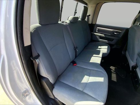 Used 2019 RAM 1500 Classic SLT RWD image 19