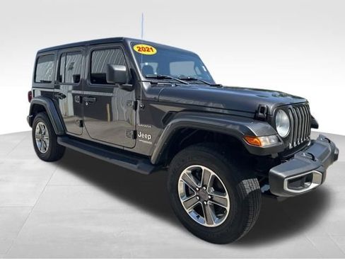 Used 2021 Jeep Wrangler Unlimited Sahara w/ Uconnect 4C Nav & Sound Group AWD/4WD image 9