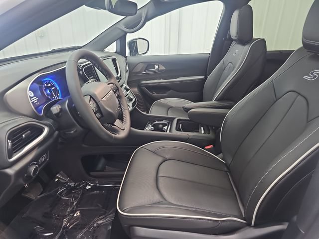 New 2027 Chrysler Pacifica Limited AWD/4WD image 41