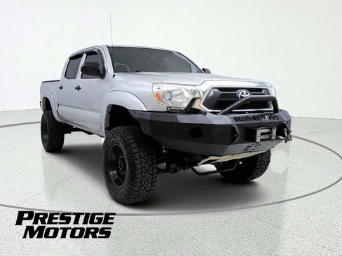 Used 2013 Toyota Tacoma 4x4 Double Cab w/ SR5 Pkg image 1