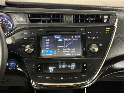 Used 2017 Toyota Avalon XLE Premium image 16