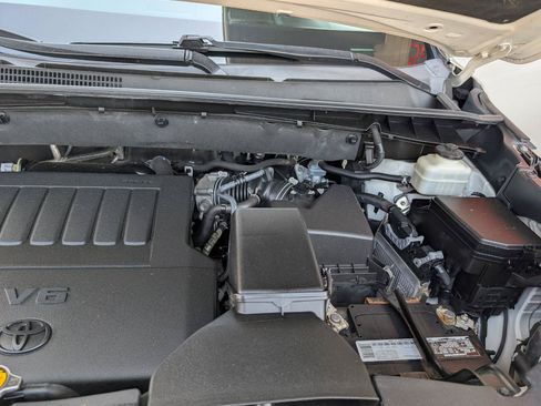Used 2015 Toyota Highlander Limited FWD image 28