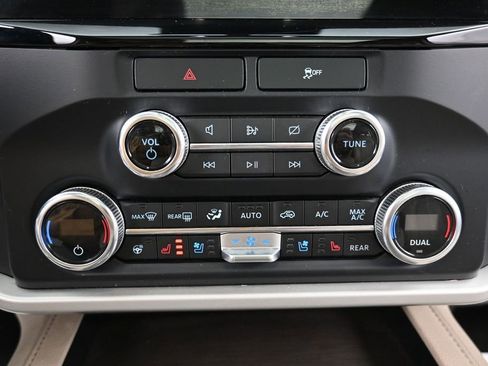 Used 2023 Ford Expedition Limited RWD image 25