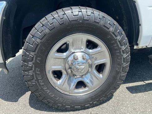 Used 2018 RAM 2500 SLT AWD/4WD image 10