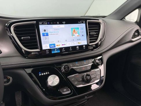 New 2026 Chrysler Pacifica Select image 32