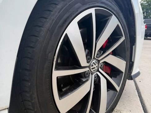 Used 2019 Volkswagen Jetta GLI Autobahn FWD image 9