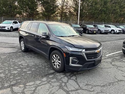 Used 2023 Chevrolet Traverse LS w/ Safety Package AWD/4WD image 1