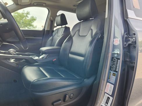 Used 2025 Kia Telluride S AWD/4WD image 2