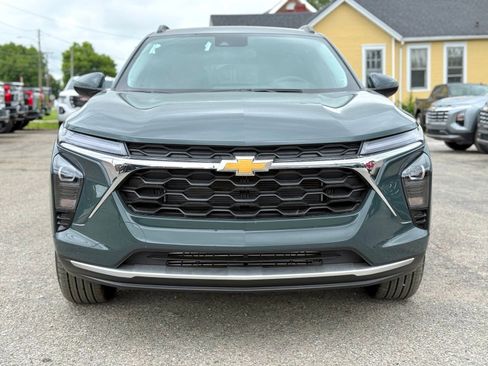 New 2026 Chevrolet Trax LT w/ LT Convenience Package FWD image 9