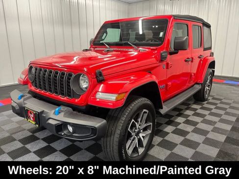 Used 2024 Jeep Wrangler Unlimited AWD/4WD image 9