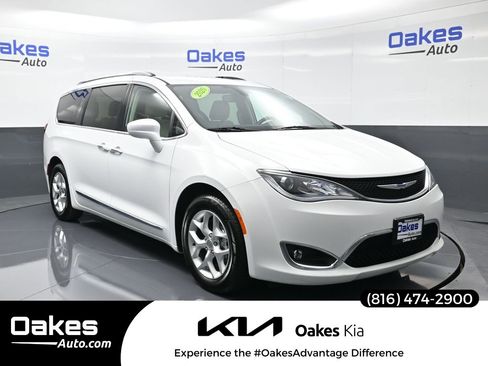 Used 2020 Chrysler Pacifica Touring-L Plus w/ Tire & Wheel Group image 1