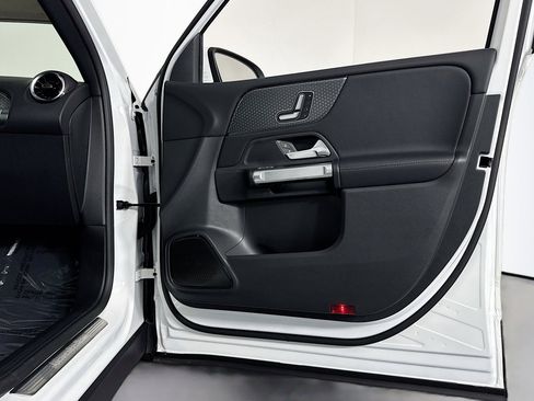 New 2026 Mercedes-Benz GLB 250 image 23