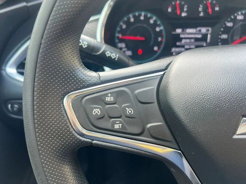 Used 2021 Chevrolet Malibu LT FWD image 16