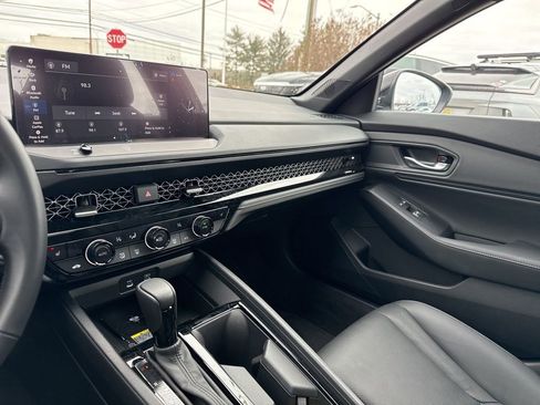 Used 2025 Honda Accord Sport image 41