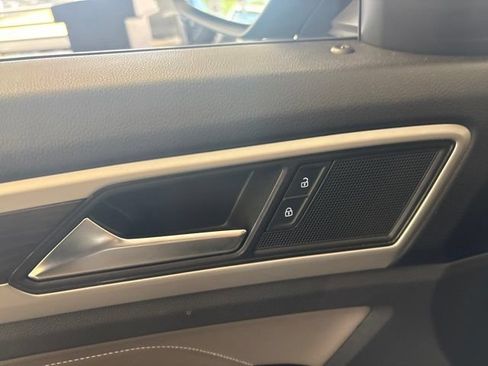 Used 2023 Volkswagen Atlas SE w/ Panoramic Sunroof Package FWD image 26