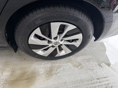 Used 2024 Nissan Altima 2.5 S FWD image 12