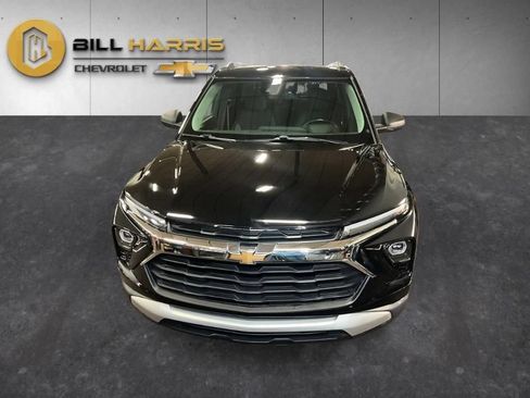 Used 2024 Chevrolet TrailBlazer LT w/ LT Cold Weather Package FWD image 8