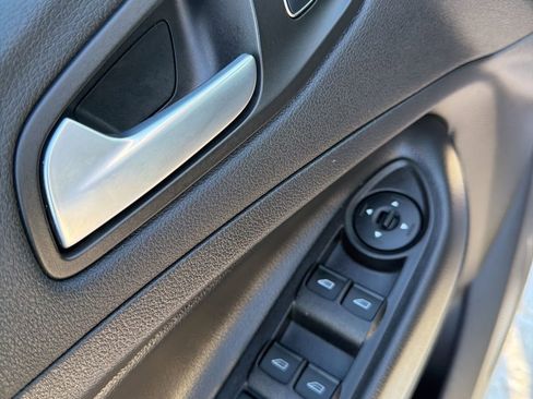 Used 2017 Ford Escape SE image 15