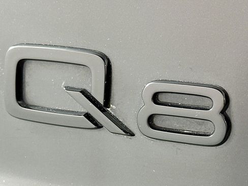 Used 2023 Audi Q8 Prestige w/ Prestige Package image 10