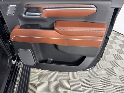 New 2026 GMC Sierra 3500 Denali Ultimate w/ LPO, Black Badging Package image 15