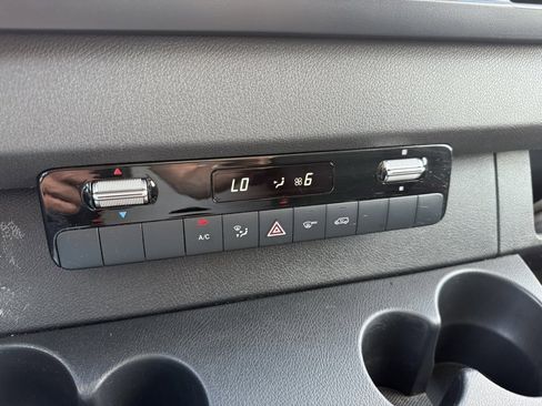 Used 2019 Freightliner Sprinter 2500 image 9